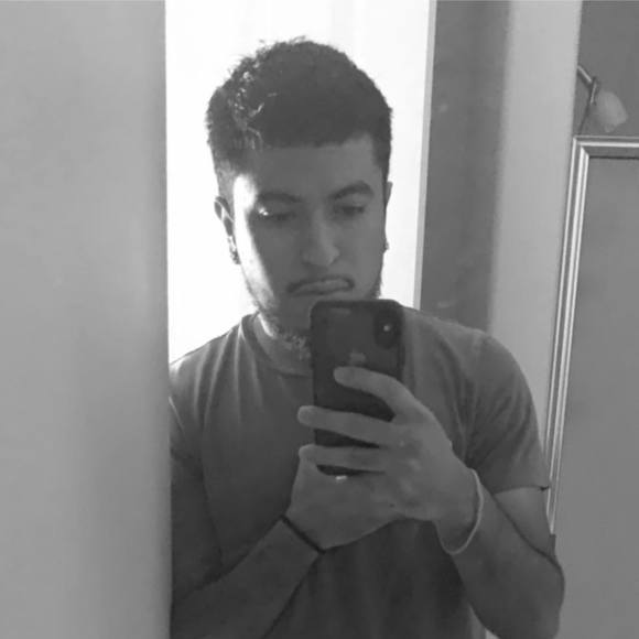 Meet your Posher, Chris - Picture 1 of 1